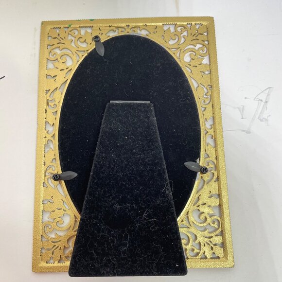 Vintage Gold & Red Holiday-Themed Oval Picture Frame With Holly Design - The Pap - Picture 6 of 13